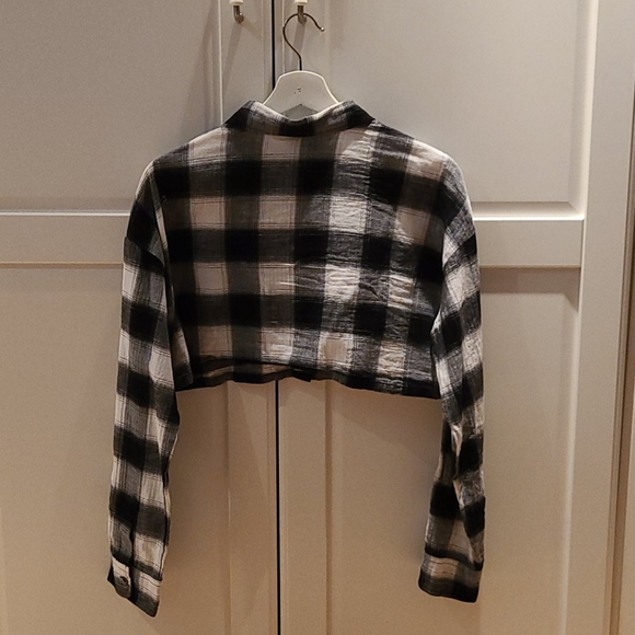Forever 21 plaid crop shirt - Picture 2 of 4